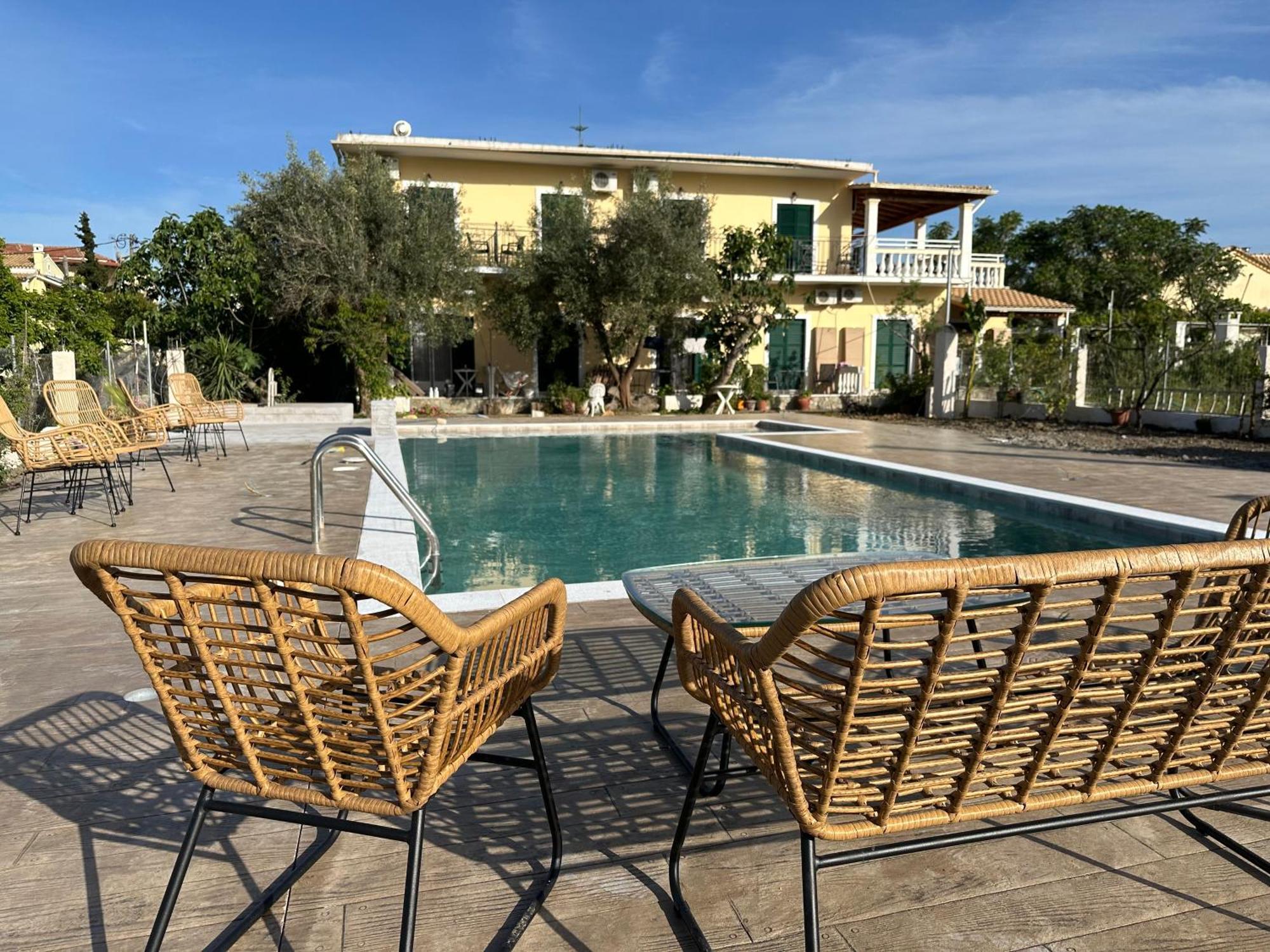 Апарт отель Kapetanios Luxury Агиос-Георгиос Экстерьер фото