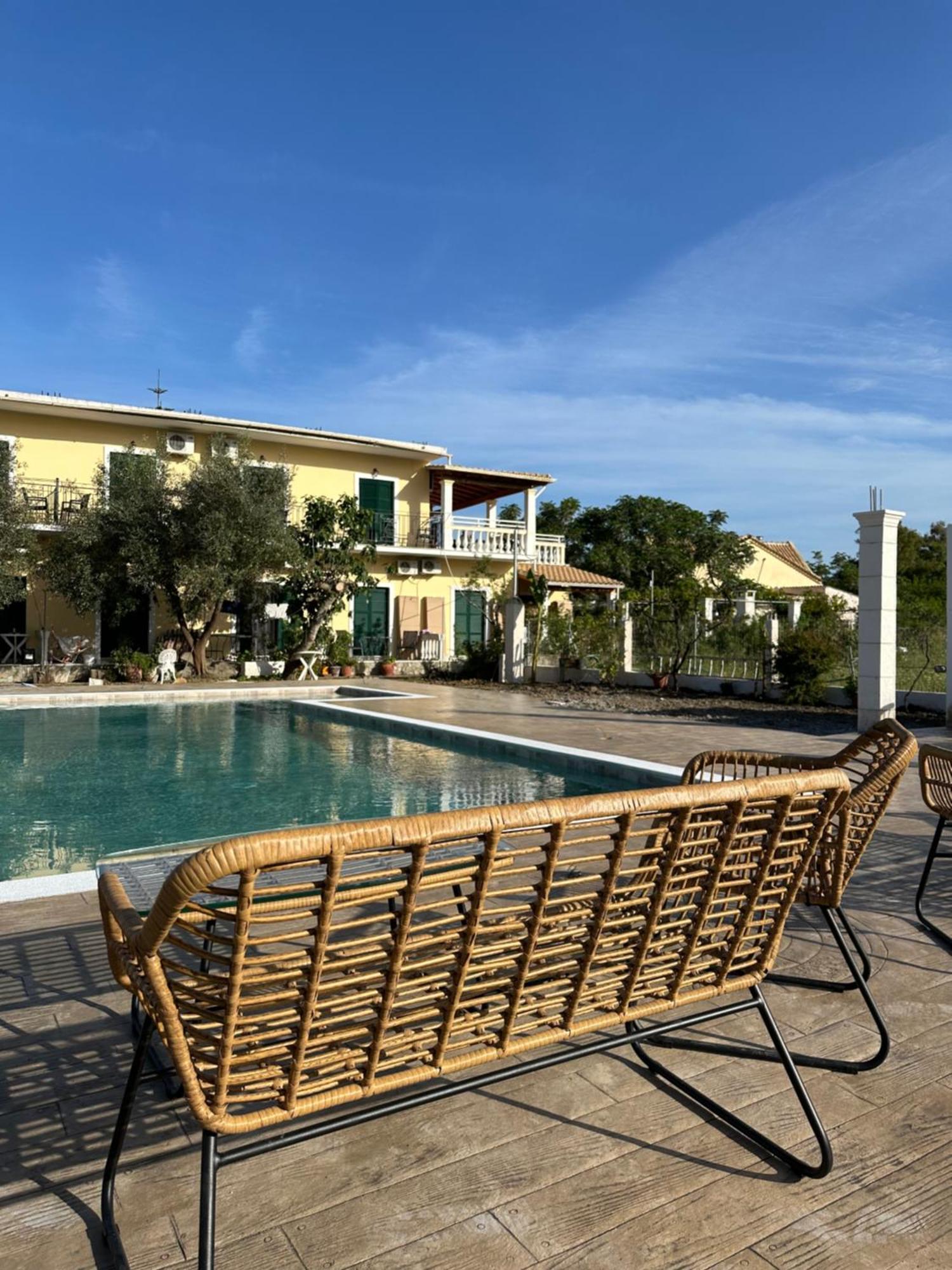 Апарт отель Kapetanios Luxury Агиос-Георгиос Экстерьер фото