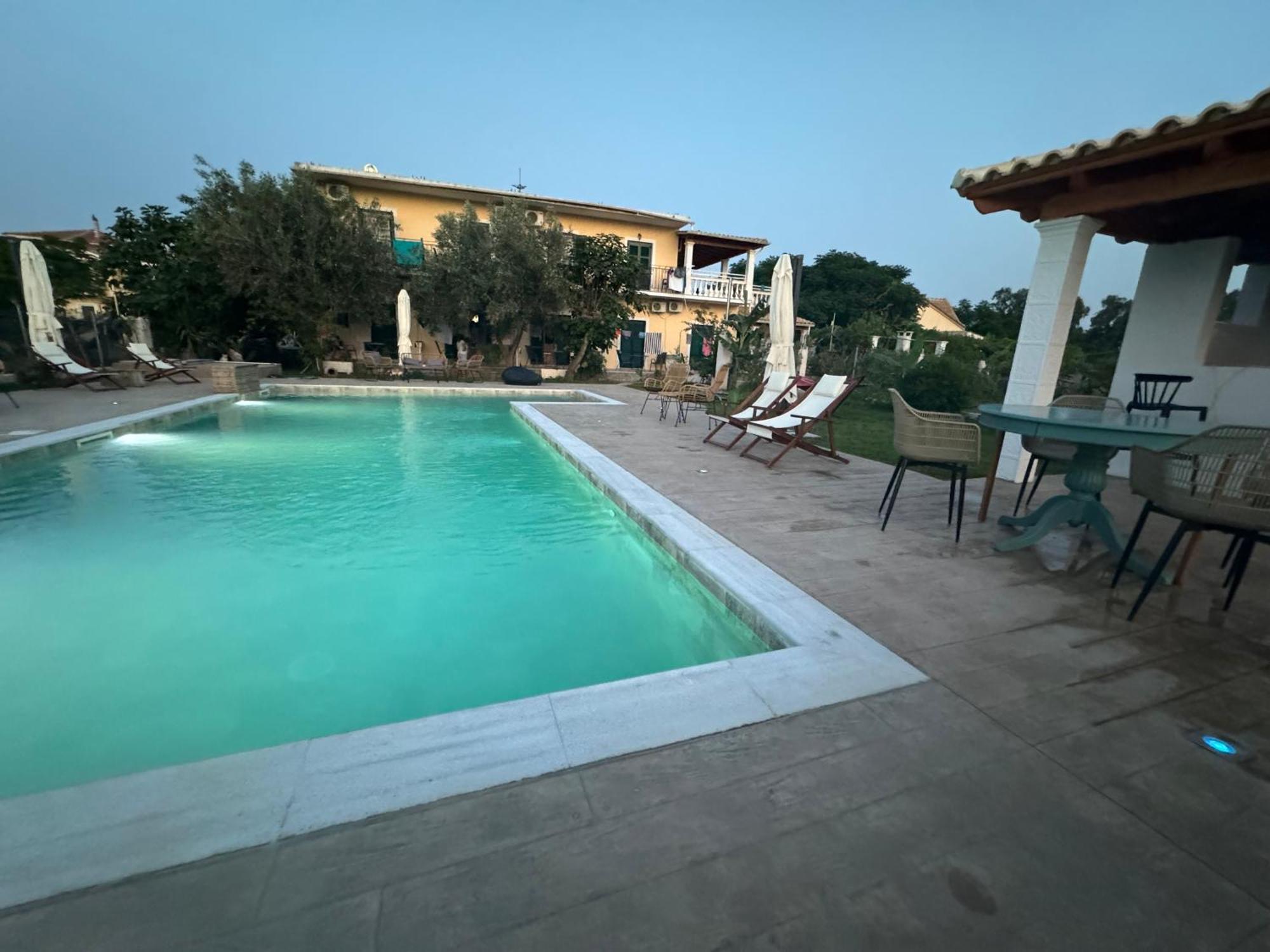 Апарт отель Kapetanios Luxury Агиос-Георгиос Экстерьер фото